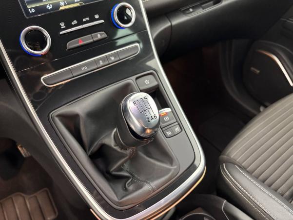 Vente en ligne Renault Scenic 4 Scenic TCe 140 FAP au prix de 17 390 €