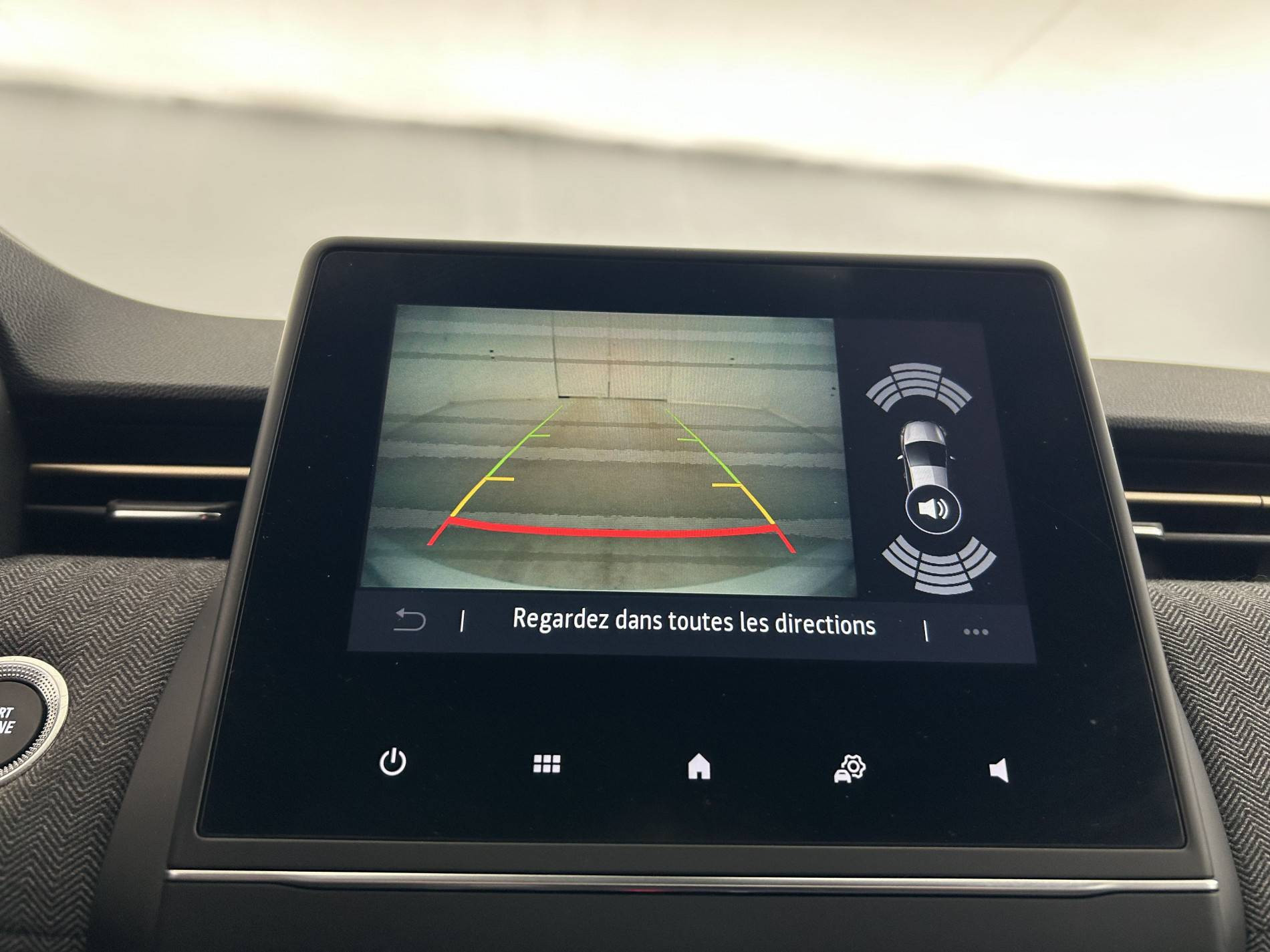 Vente en ligne Renault Clio 5 Clio TCe 140 - 21N au prix de 16 790 €