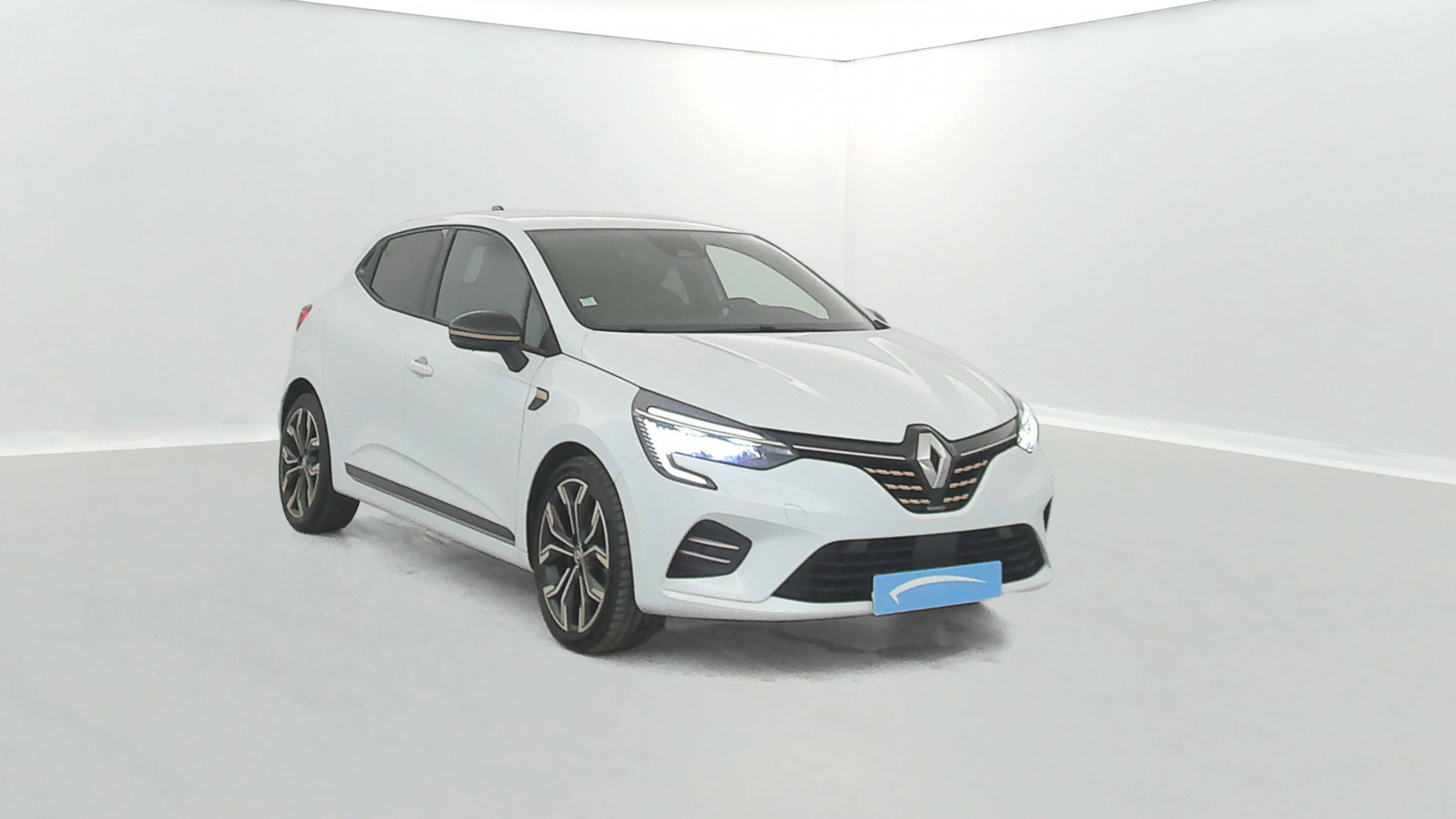 Vente en ligne Renault Clio 5 Clio TCe 140 - 21N au prix de 16 790 €
