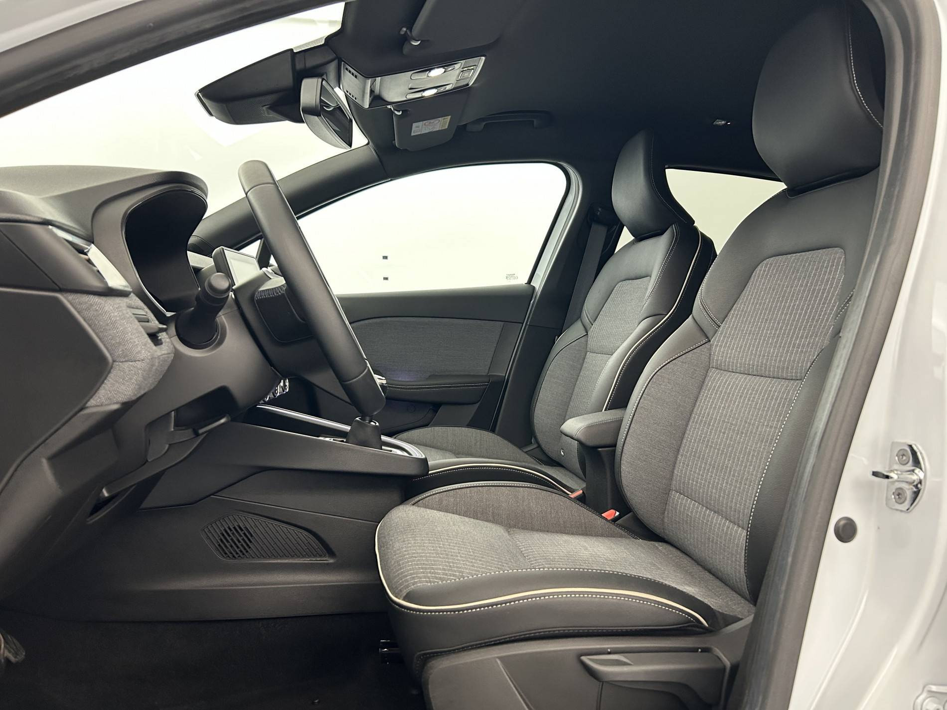 Vente en ligne Renault Clio 5 Clio TCe 140 - 21N au prix de 16 790 €