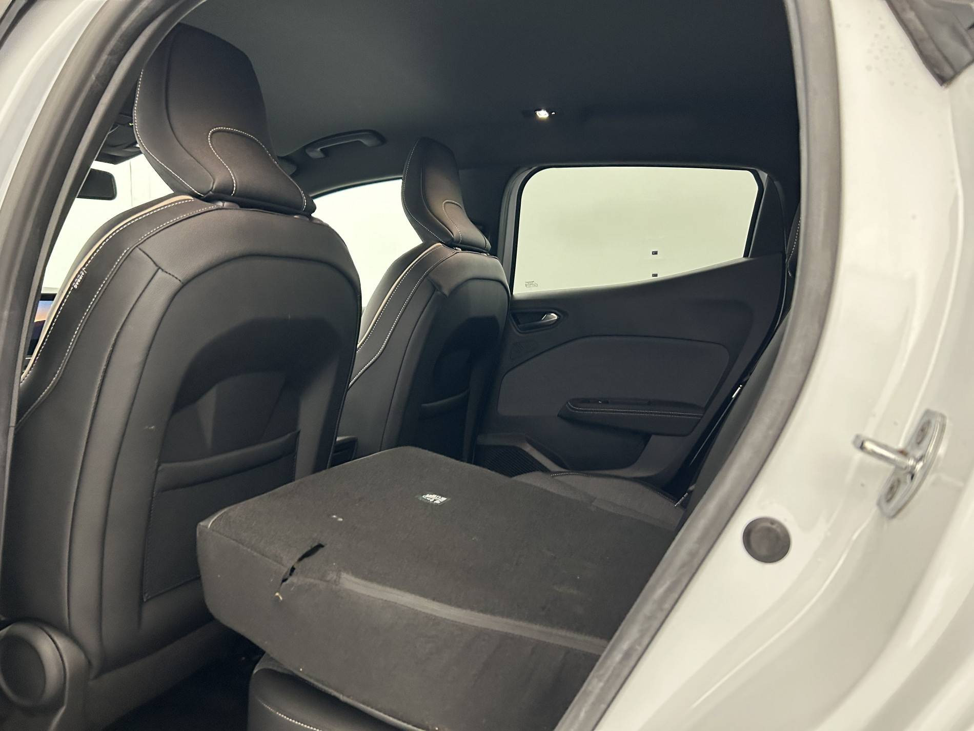 Vente en ligne Renault Clio 5 Clio TCe 140 - 21N au prix de 16 790 €