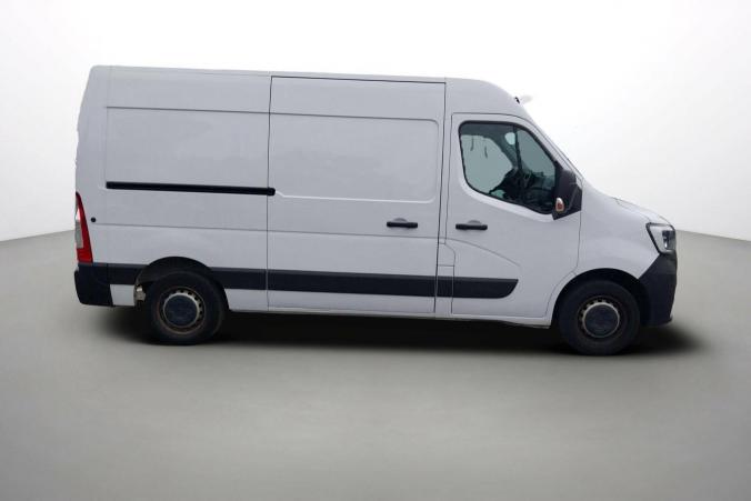 Vente en ligne Renault Master Fourgon MASTER FGN TRAC F3500 L2H2 BLUE DCI 135 au prix de 26 990 €