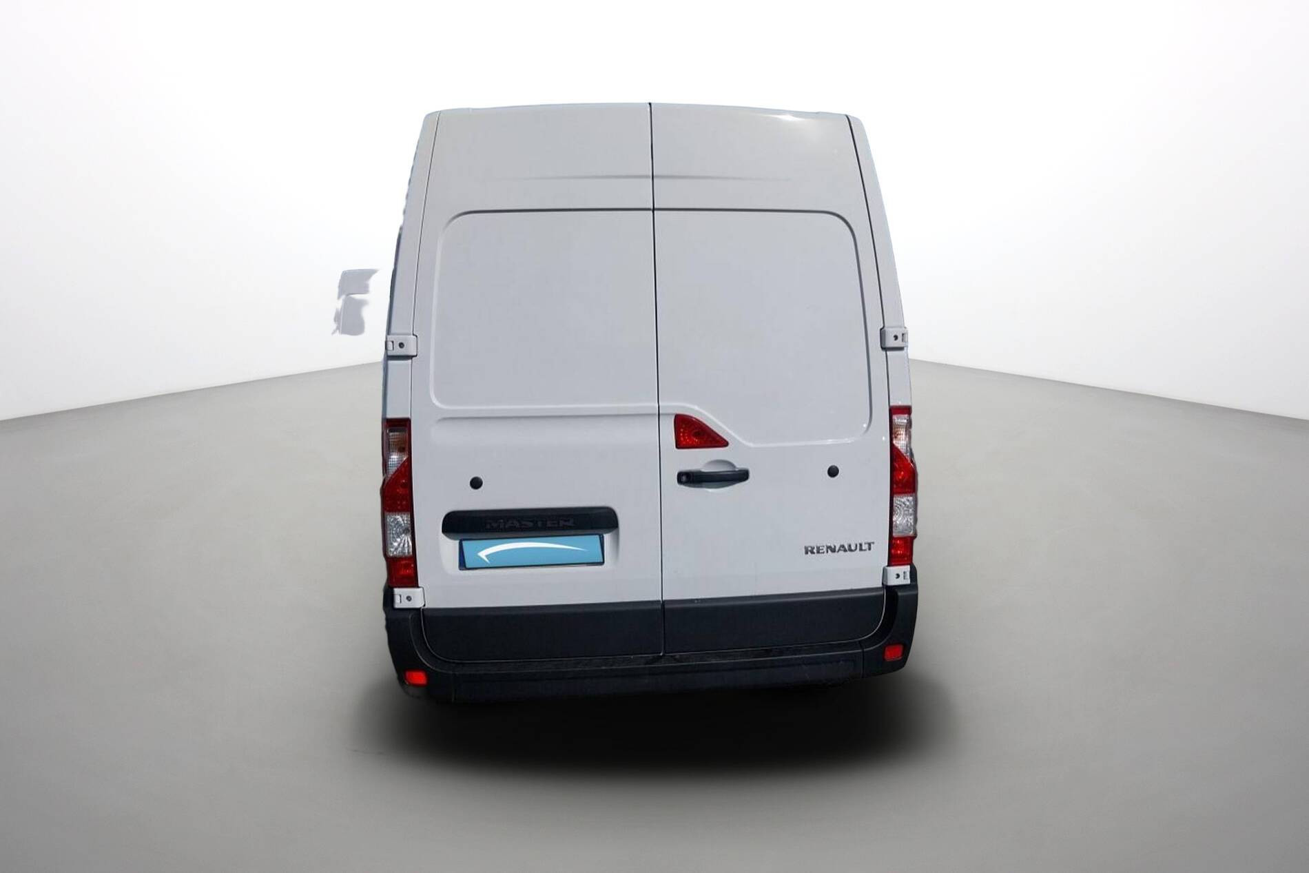 Vente en ligne Renault Master Fourgon MASTER FGN TRAC F3500 L2H2 BLUE DCI 135 au prix de 27 990 €