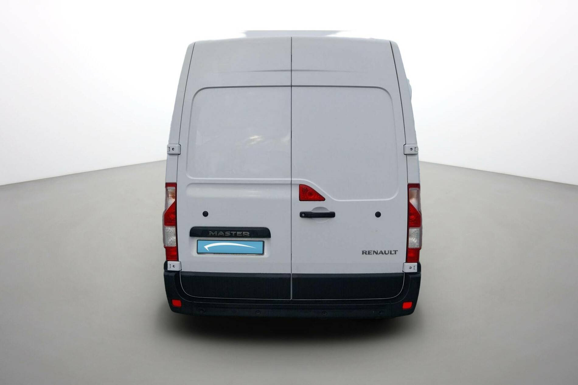 Vente en ligne Renault Master Fourgon MASTER FGN TRAC F3500 L2H2 BLUE DCI 135 au prix de 26 990 €