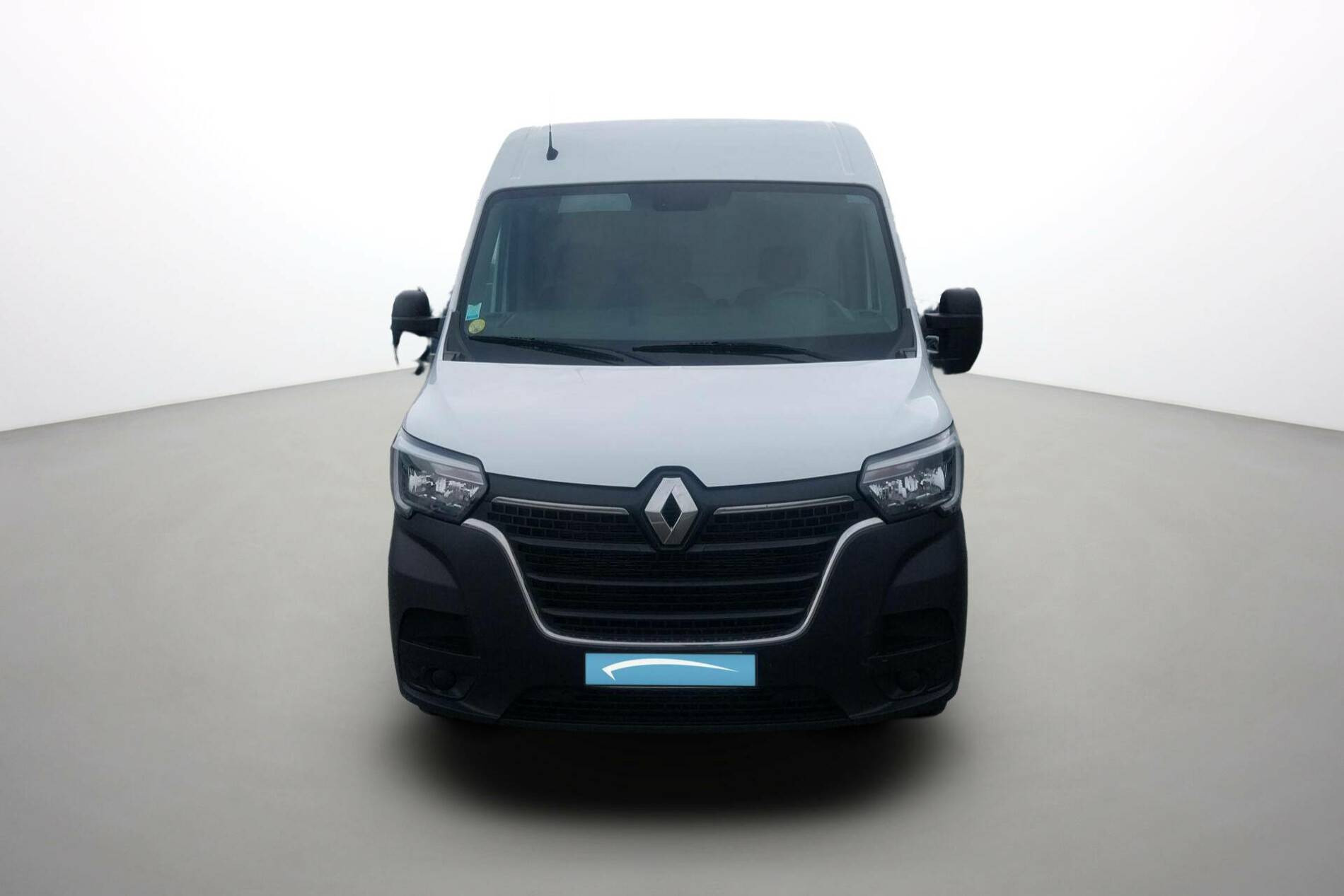 Vente en ligne Renault Master Fourgon MASTER FGN TRAC F3500 L2H2 BLUE DCI 135 au prix de 25 990 €