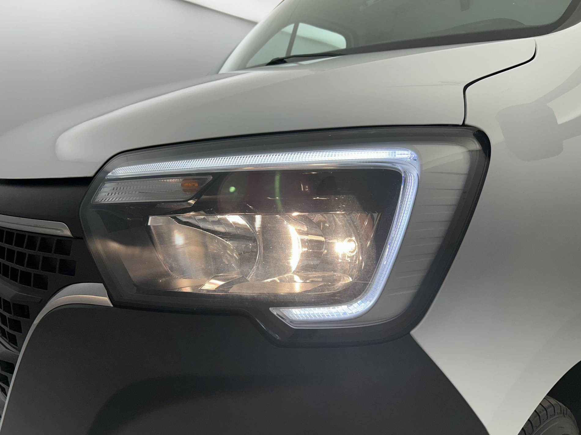 Vente en ligne Renault Master 3 Châssis Cabine MASTER PHC TRAC F3500 L3H1 BLUE DCI 145 EURO VI au prix de 28 990 €