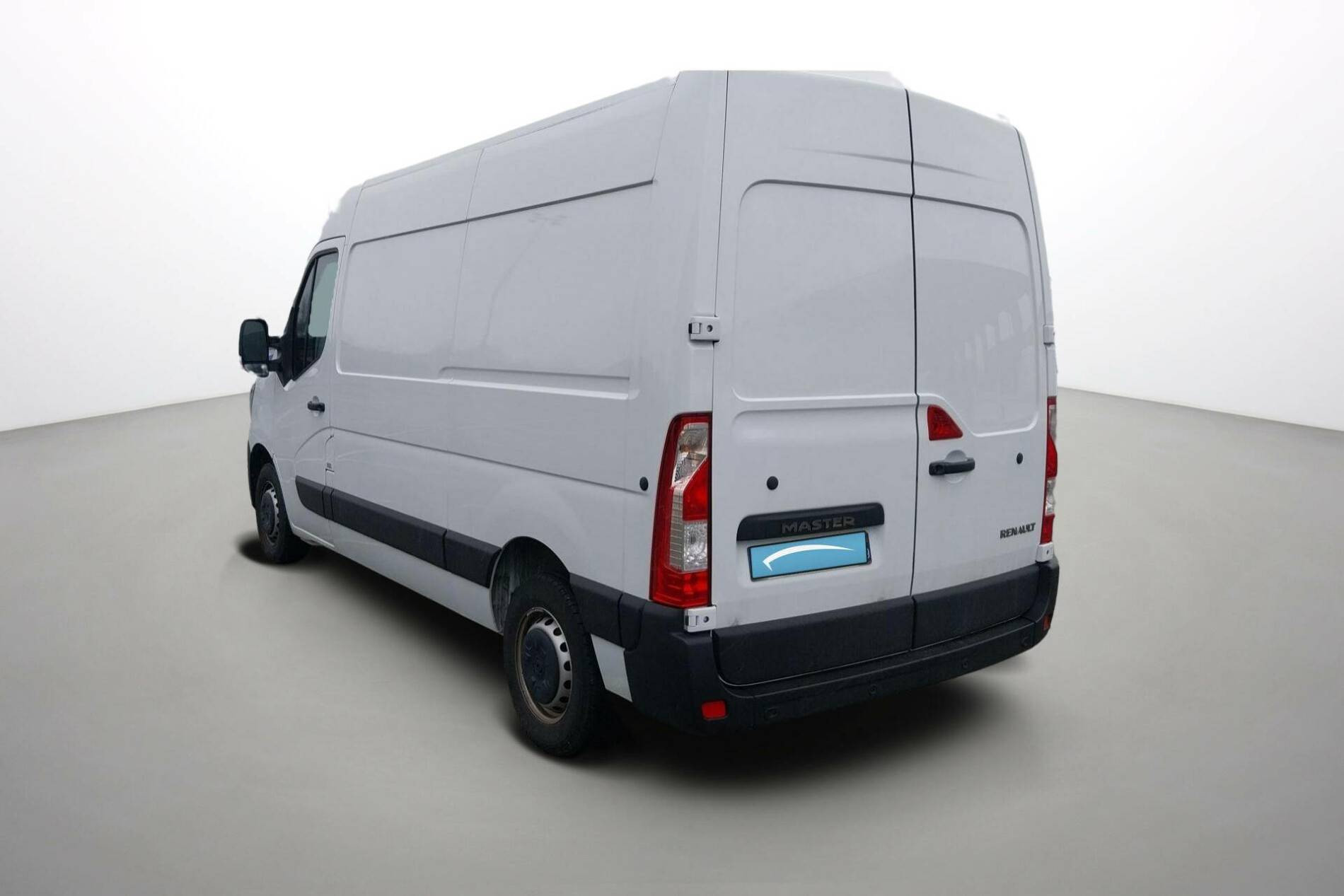 Vente en ligne Renault Master Fourgon MASTER FGN TRAC F3500 L2H2 BLUE DCI 135 au prix de 27 990 €