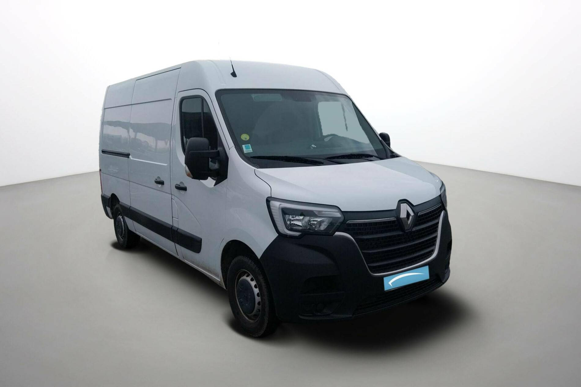 Vente en ligne Renault Master Fourgon MASTER FGN TRAC F3500 L2H2 BLUE DCI 135 au prix de 26 990 €
