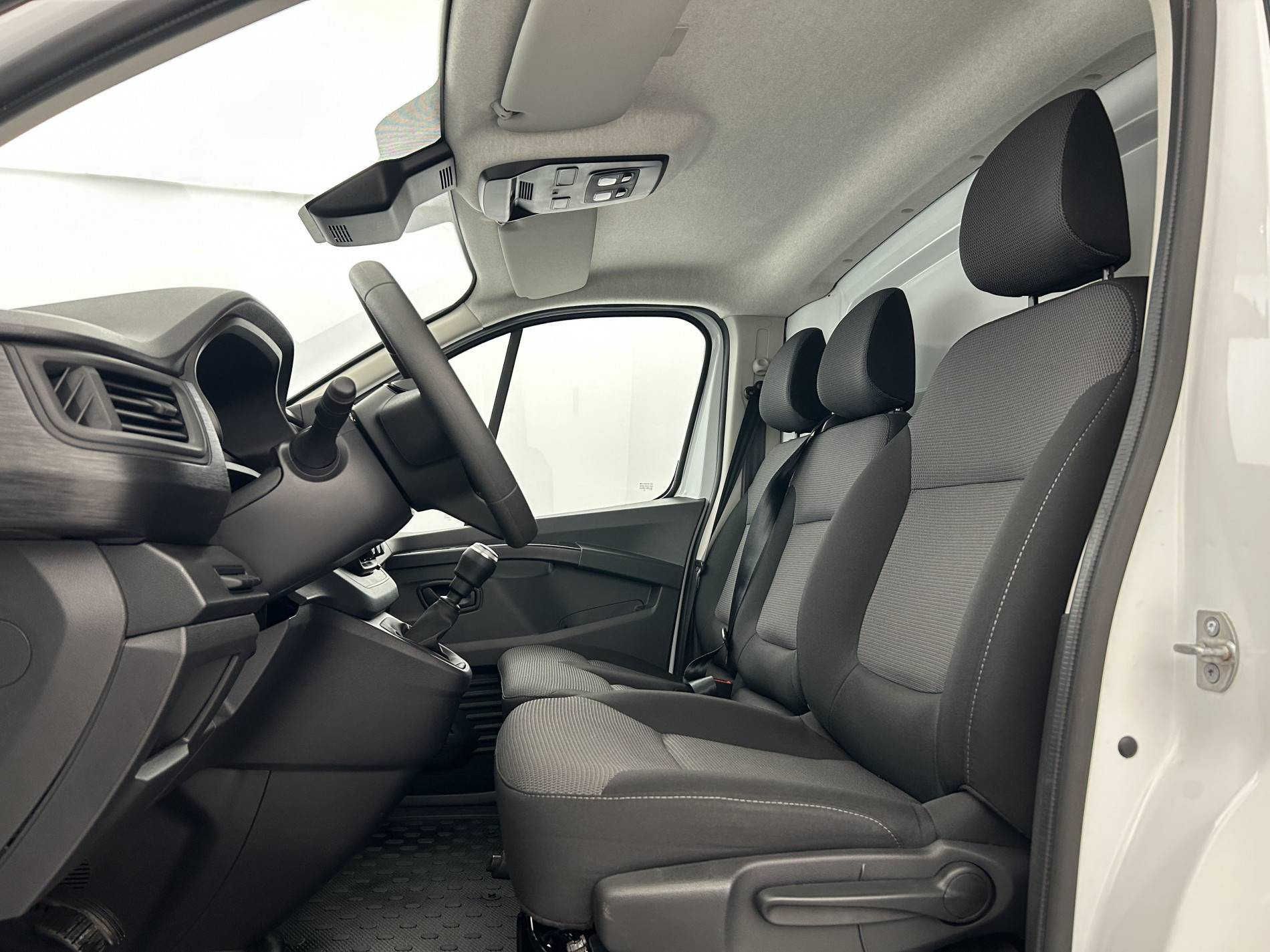 Vente en ligne Renault Trafic 3 Fourgon TRAFIC FGN L1H1 3000 KG BLUE DCI 130 au prix de 24 590 €