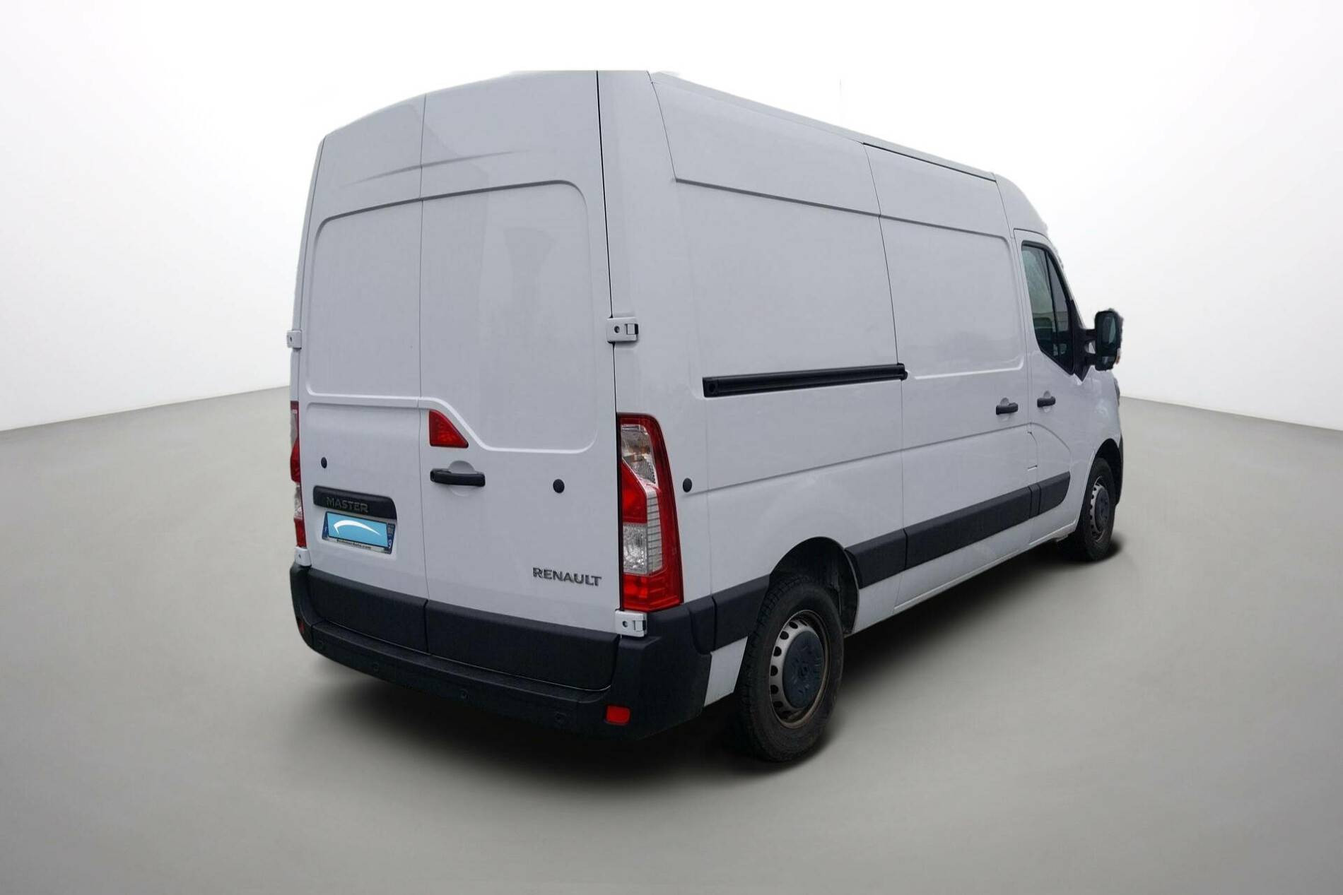 Vente en ligne Renault Master Fourgon MASTER FGN TRAC F3500 L2H2 BLUE DCI 135 au prix de 27 990 €