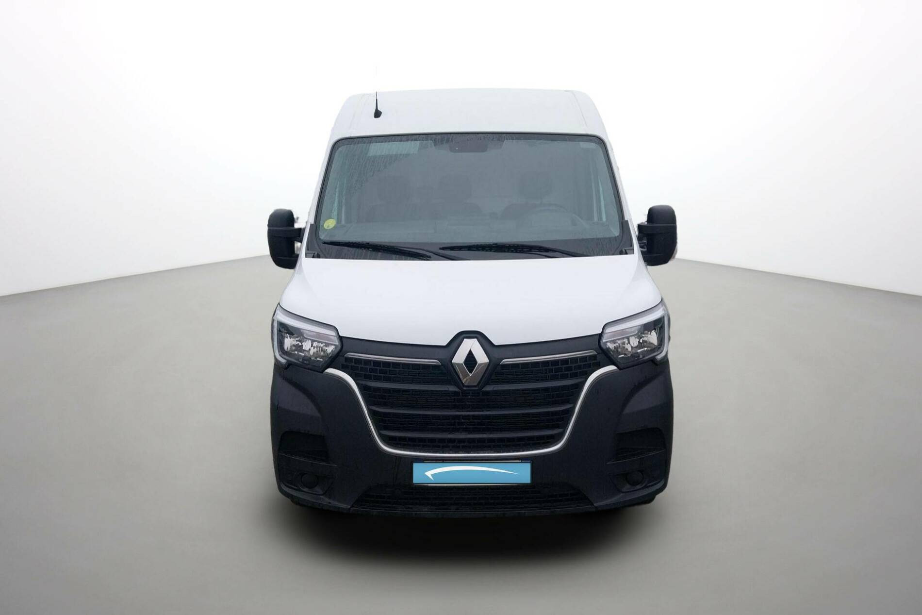 Vente en ligne Renault Master Fourgon MASTER FGN TRAC F3500 L2H2 BLUE DCI 135 au prix de 27 990 €