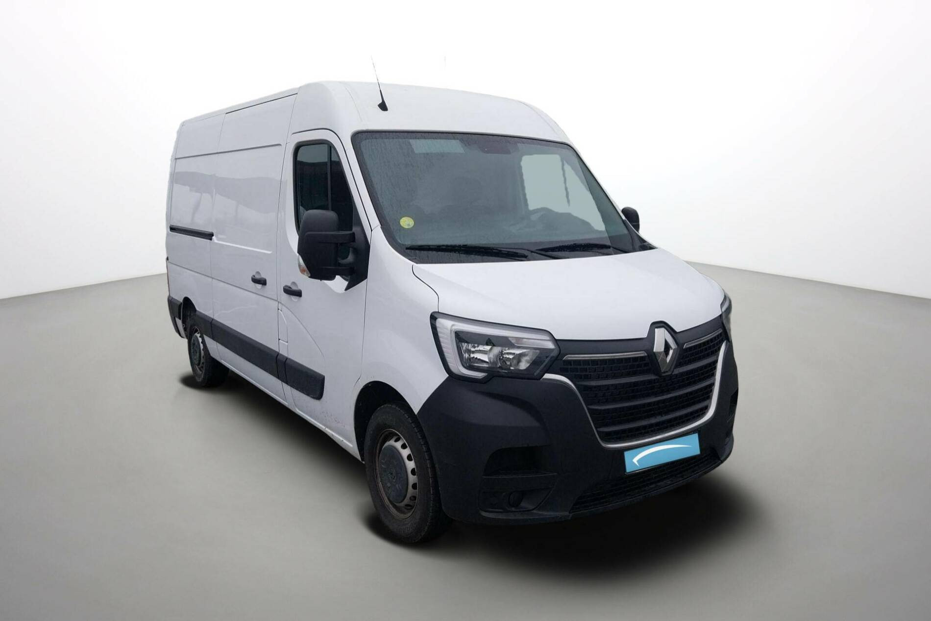 Vente en ligne Renault Master Fourgon MASTER FGN TRAC F3500 L2H2 BLUE DCI 135 au prix de 27 990 €