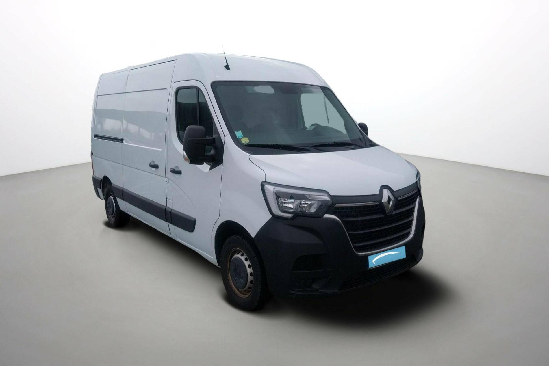 Vente en ligne Renault Master Fourgon MASTER FGN TRAC F3500 L2H2 BLUE DCI 135 au prix de 25 990 €