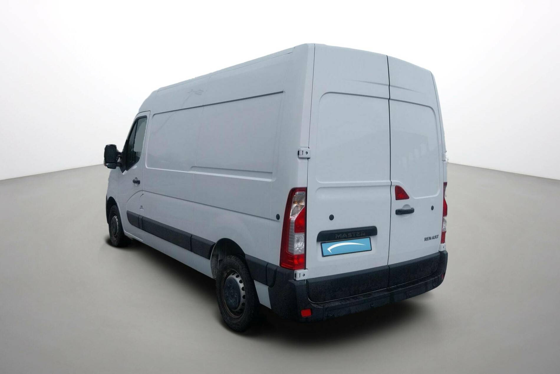 Vente en ligne Renault Master Fourgon MASTER FGN TRAC F3500 L2H2 BLUE DCI 135 au prix de 25 990 €
