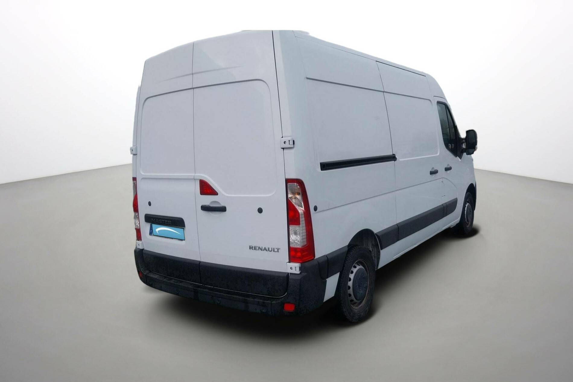 Vente en ligne Renault Master Fourgon MASTER FGN TRAC F3500 L2H2 BLUE DCI 135 au prix de 25 990 €