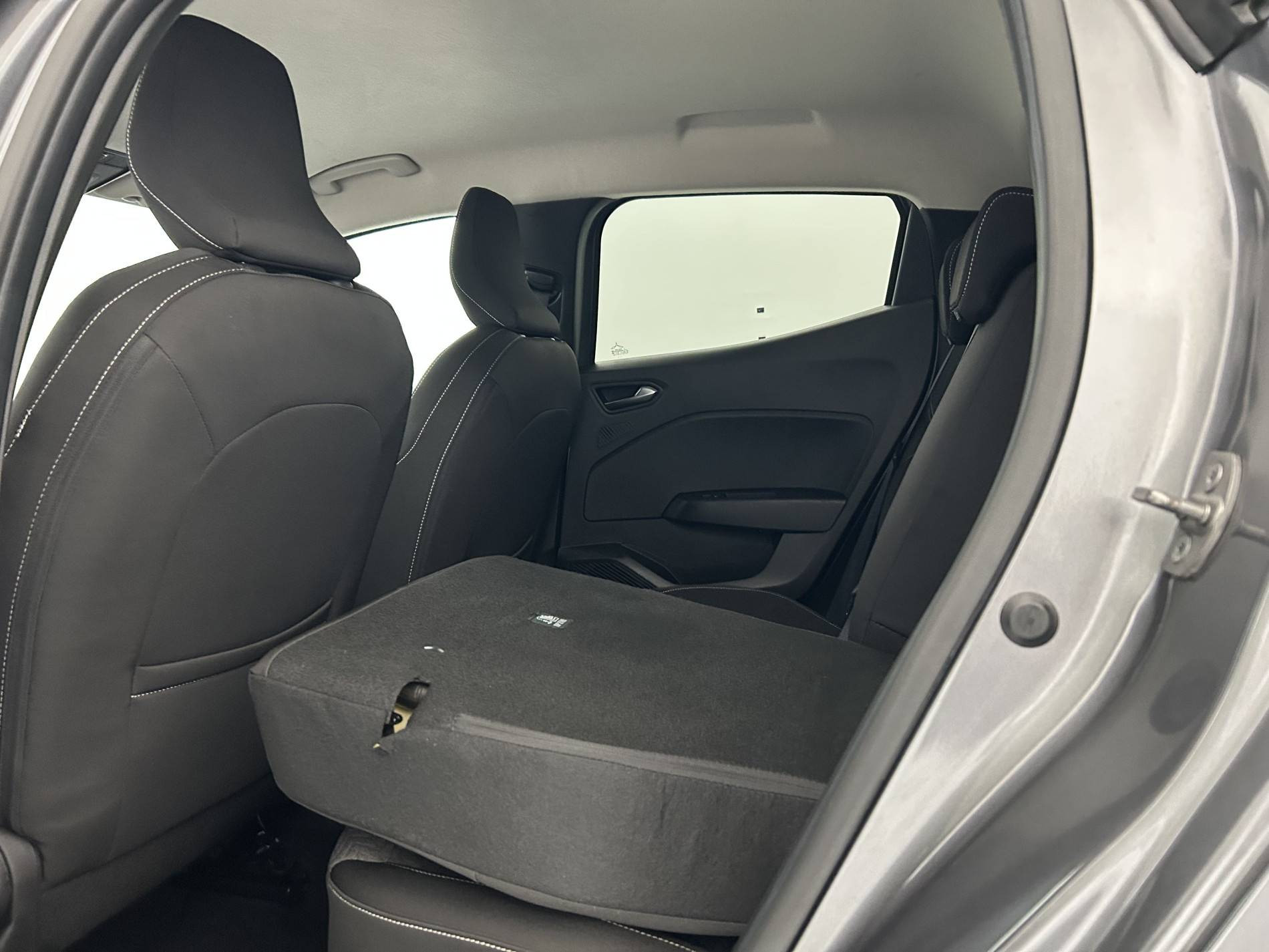 Vente en ligne Renault Clio 5 Clio TCe 90 au prix de 14 490 €