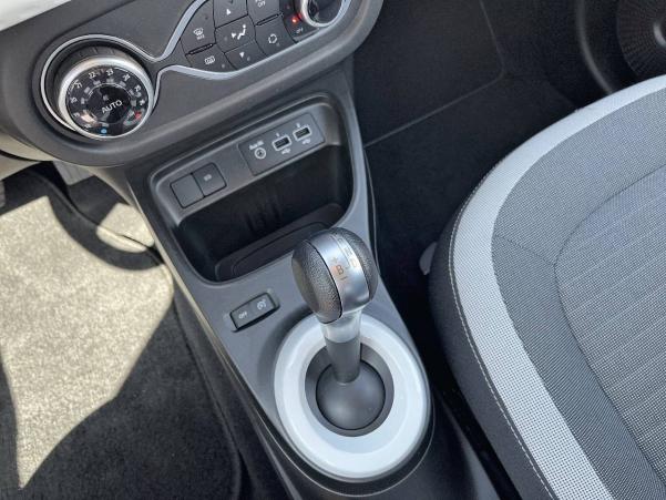 Vente en ligne Renault Twingo Electrique Twingo III E-Tech au prix de 13 990 €