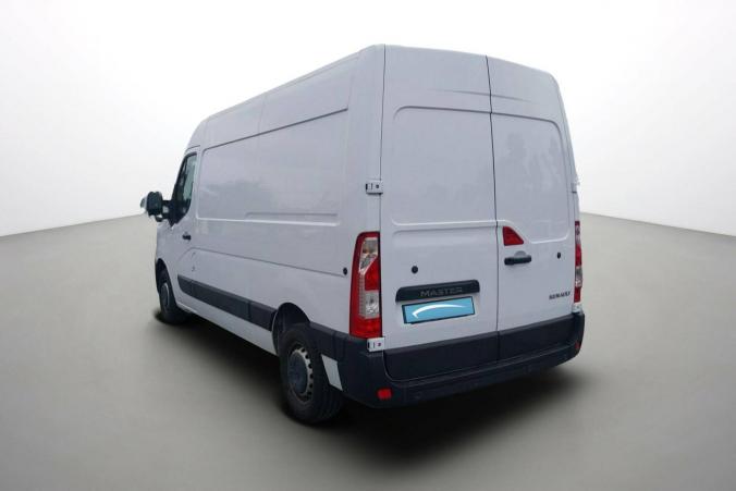 Vente en ligne Renault Master Fourgon MASTER FGN TRAC F3500 L2H2 DCI 135 au prix de 21 790 €