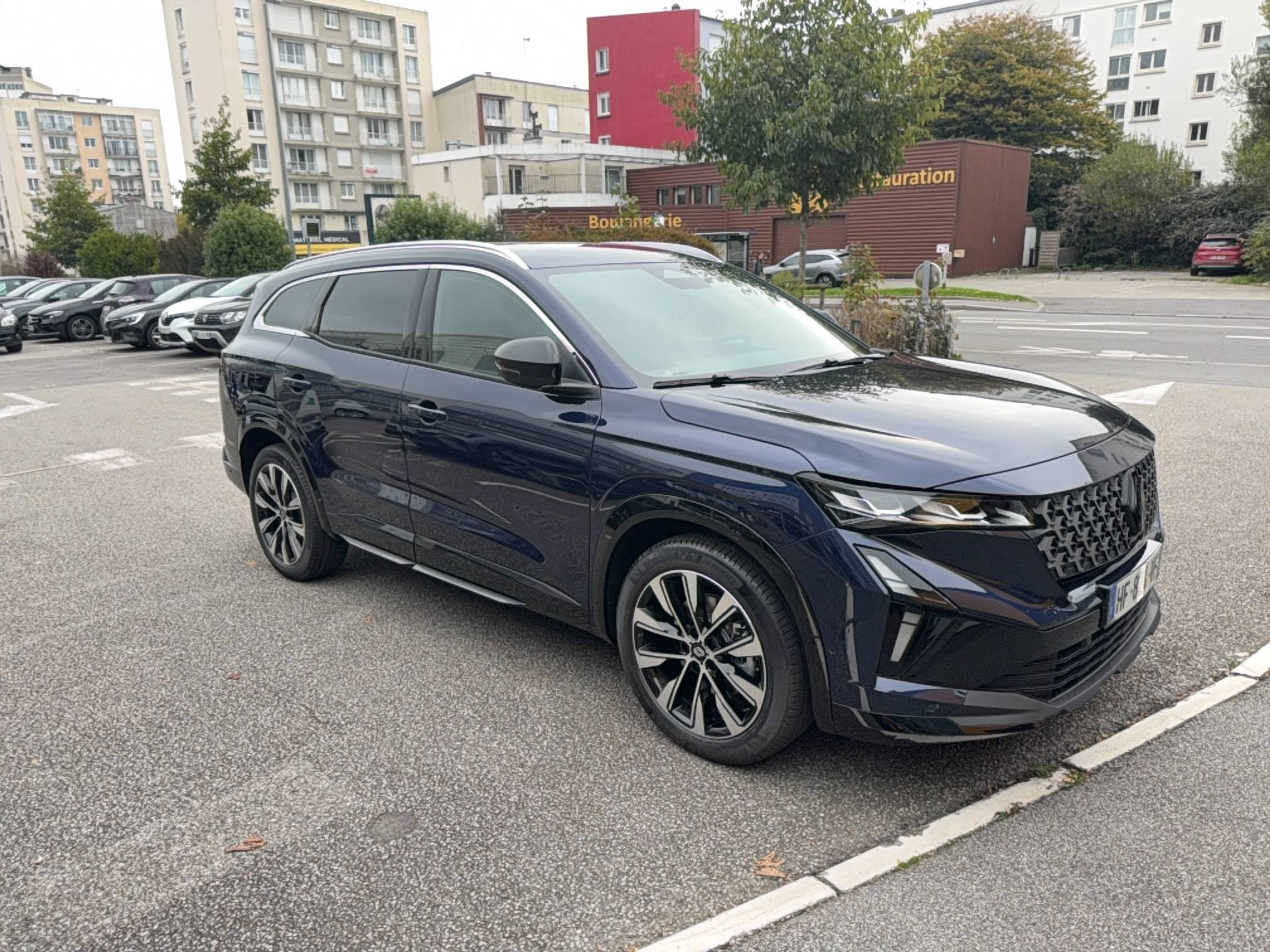 Vente en ligne Renault Espace Espace full hybrid E-Tech 200 ch 5pl au prix de 42 490 €