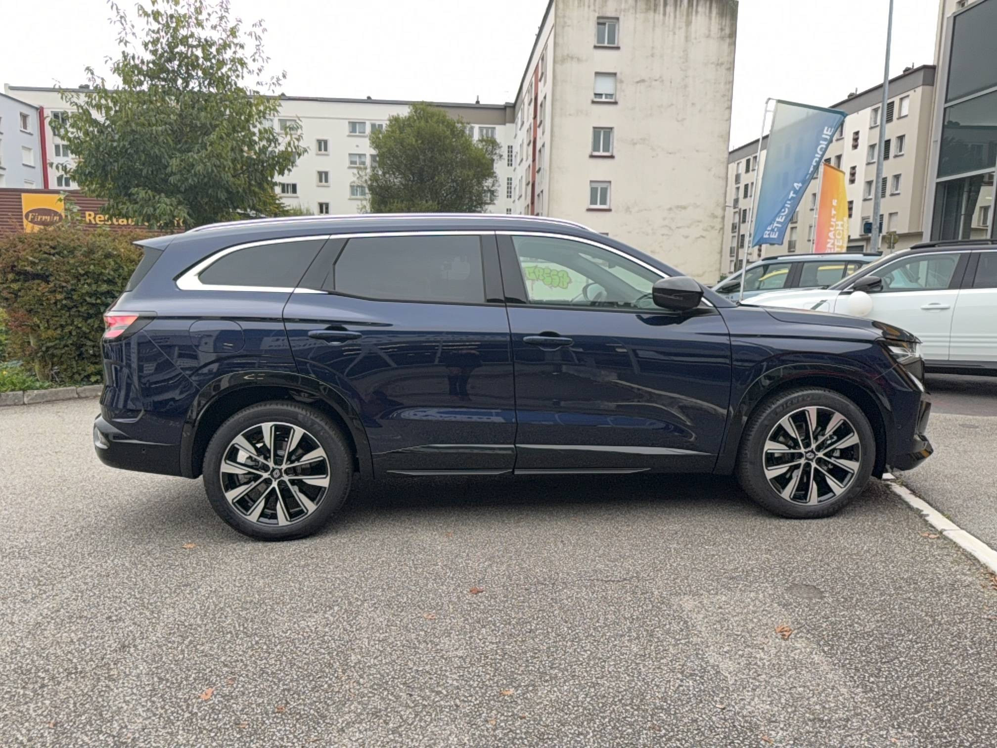 Vente en ligne Renault Espace Espace full hybrid E-Tech 200 ch 5pl au prix de 42 490 €