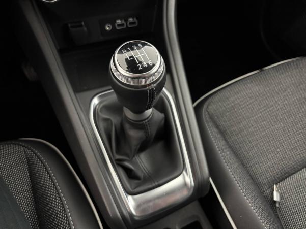 Vente en ligne Renault Captur  mild hybrid 140 au prix de 22 590 €