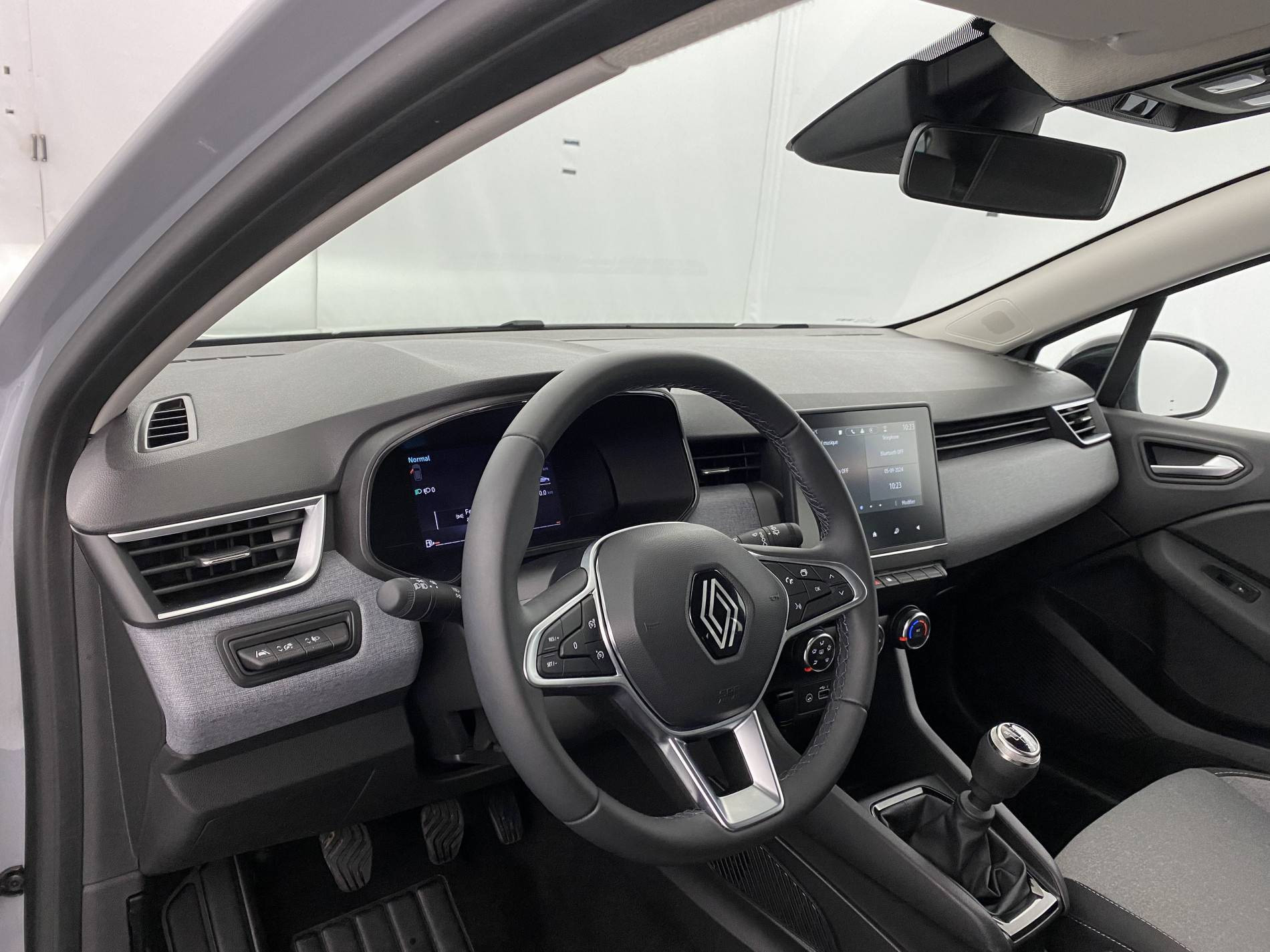 Vente en ligne Renault Clio 5 Clio TCe 90 au prix de 15 790 €