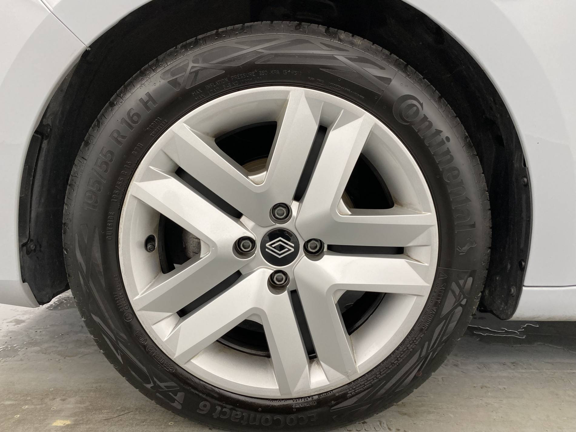 Vente en ligne Renault Clio 5 Clio TCe 90 au prix de 15 790 €