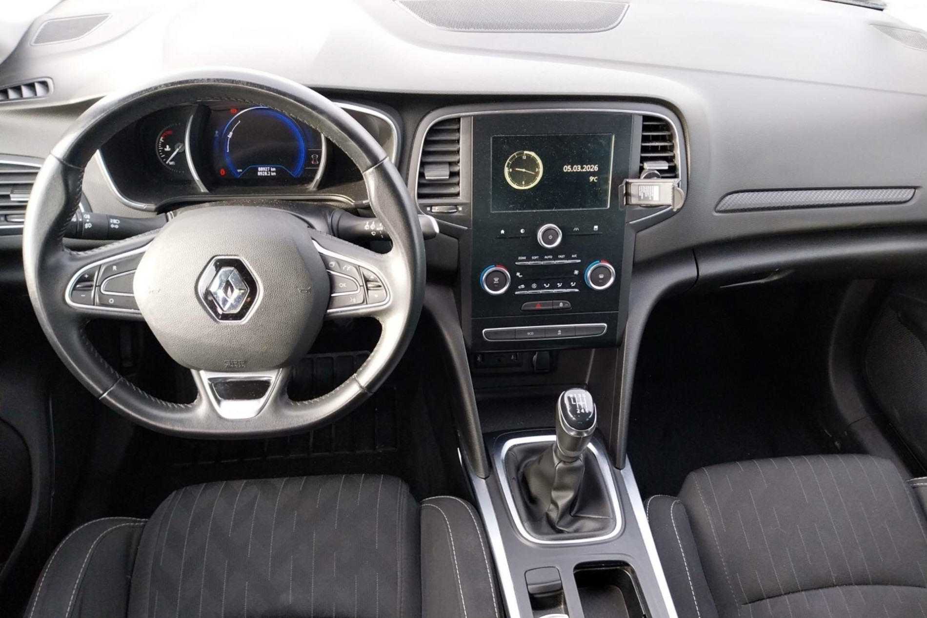 Vente en ligne Renault Megane 4 Mégane IV Berline TCe 115 FAP au prix de 12 990 €