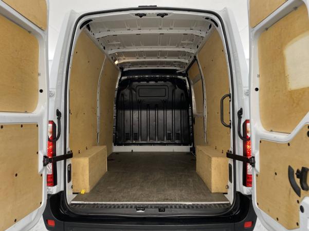 Vente en ligne Renault Master 3 Fourgon MASTER FGN TRAC F3500 L2H2 DCI 135 au prix de 20 990 €