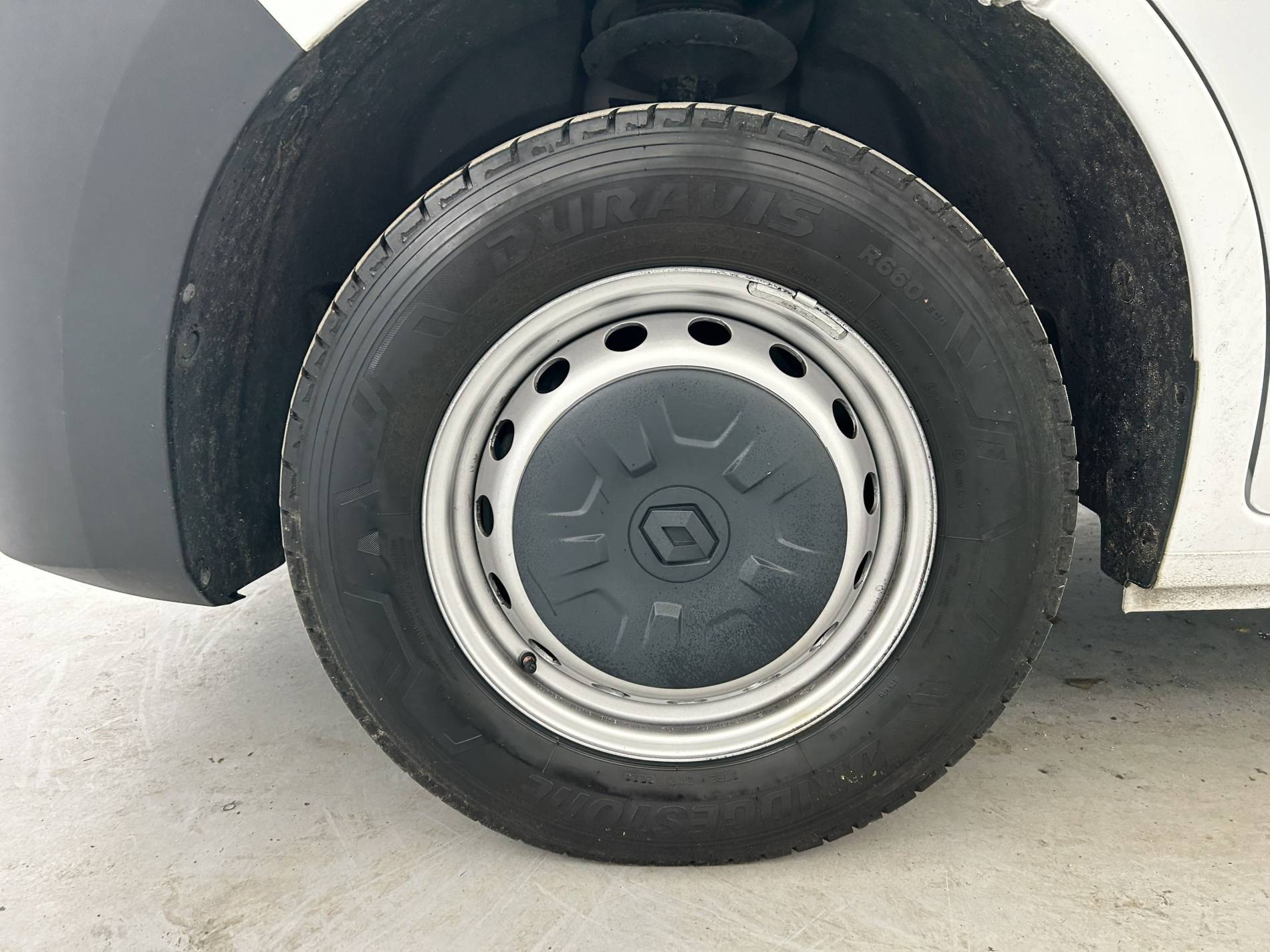 Vente en ligne Renault Master Fourgon MASTER FGN TRAC F3500 L2H2 BLUE DCI 135 au prix de 26 990 €