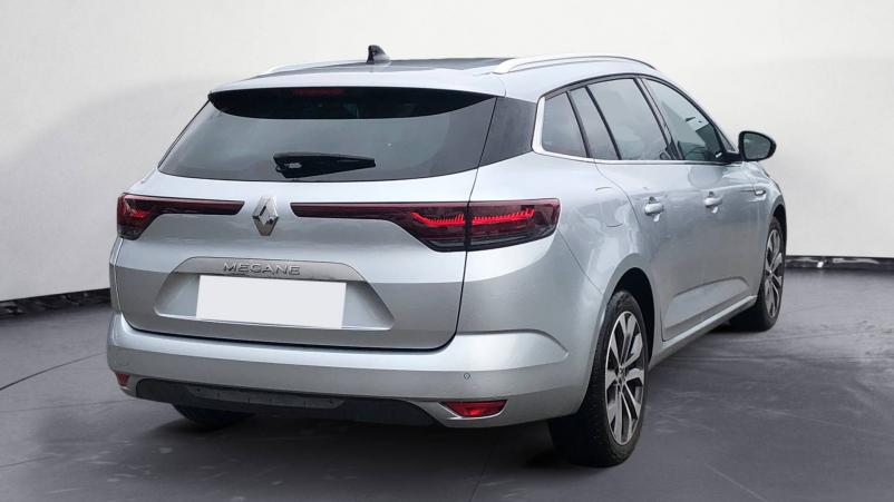 Vente en ligne Renault Megane 4 Estate  TCe 140 EDC au prix de 25 490 €