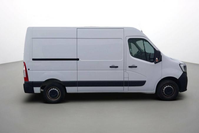 Vente en ligne Renault Master Fourgon MASTER FGN TRAC F3500 L2H2 BLUE DCI 135 au prix de 26 990 €