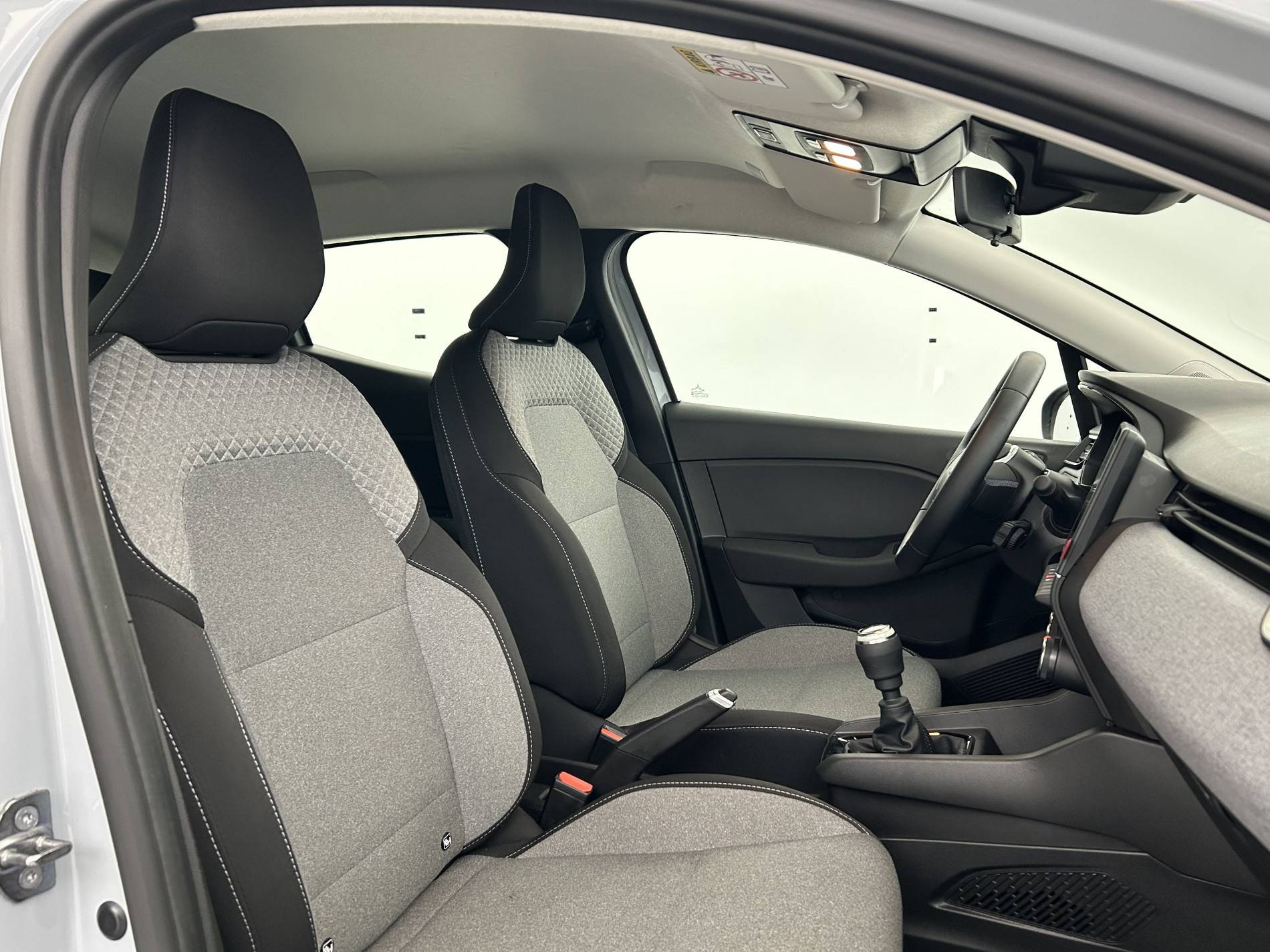 Vente en ligne Renault Clio 5 Clio TCe 90 au prix de 15 790 €