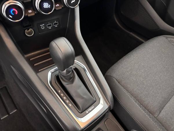 Vente en ligne Renault Clio 5 Clio E-Tech 140 - 21N au prix de 15 890 €