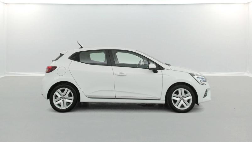 Vente en ligne Renault Clio 5 Clio E-Tech 140 - 21N au prix de 15 890 €