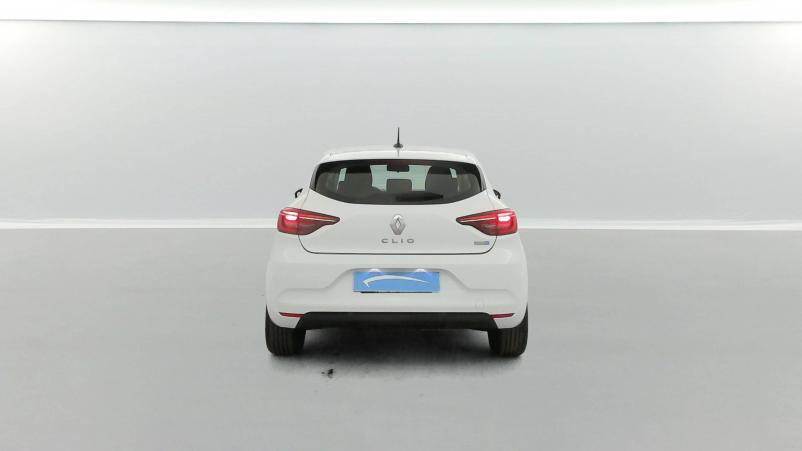 Vente en ligne Renault Clio 5 Clio E-Tech 140 - 21N au prix de 15 890 €