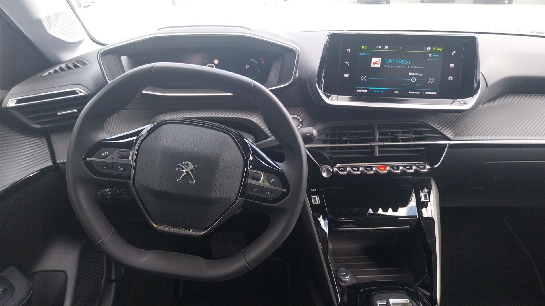 Vente en ligne Peugeot E-208  50 kWh 136ch au prix de 15 990 €