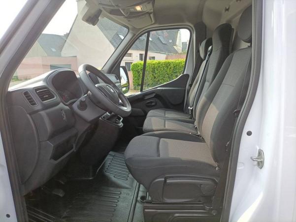 Vente en ligne Renault Master 3 Fourgon MASTER FGN TRAC F3500 L2H2 DCI 135 au prix de 23 990 €