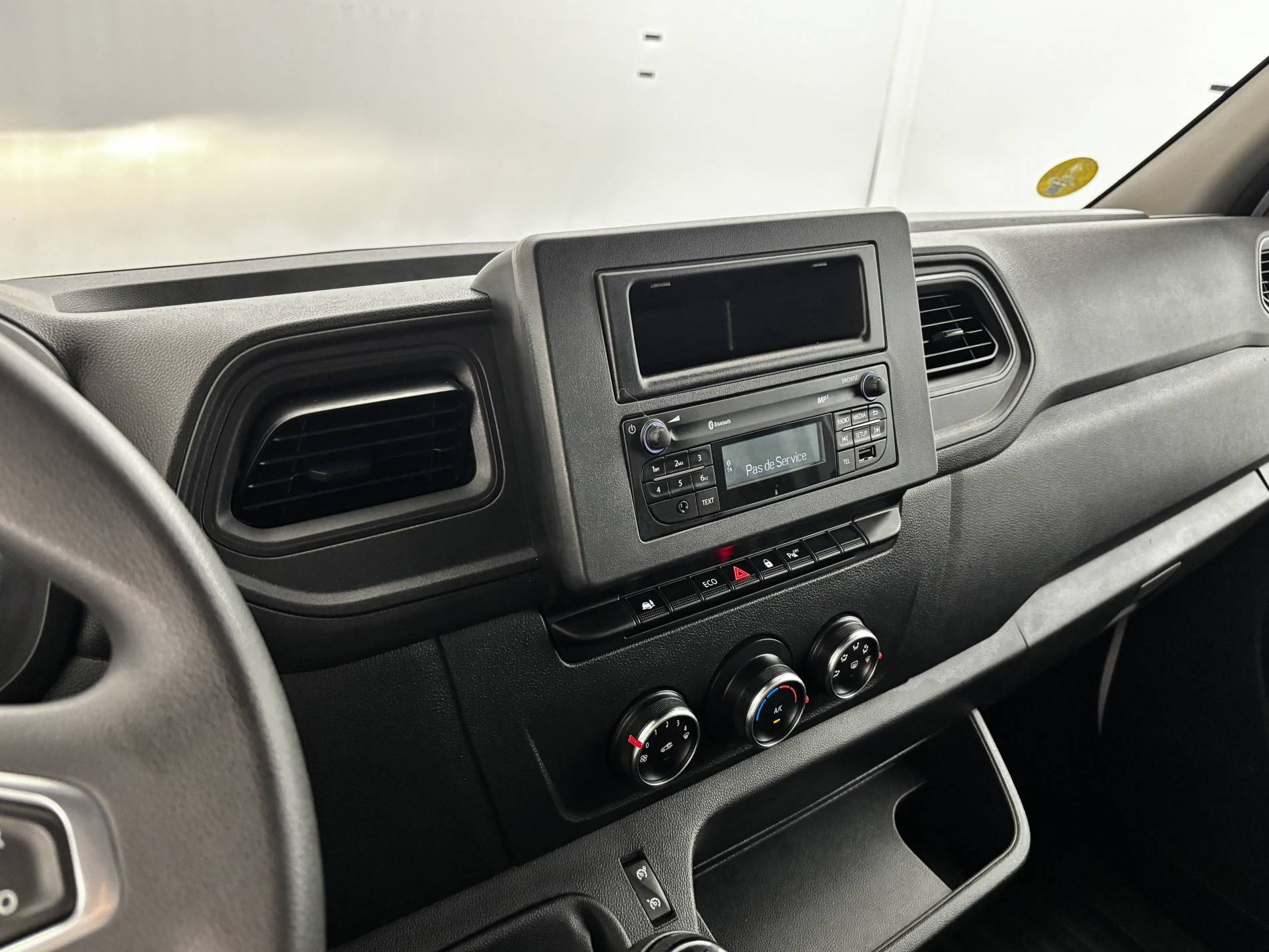 Vente en ligne Renault Master Fourgon MASTER FGN TRAC F3500 L2H2 BLUE DCI 135 au prix de 23 990 €