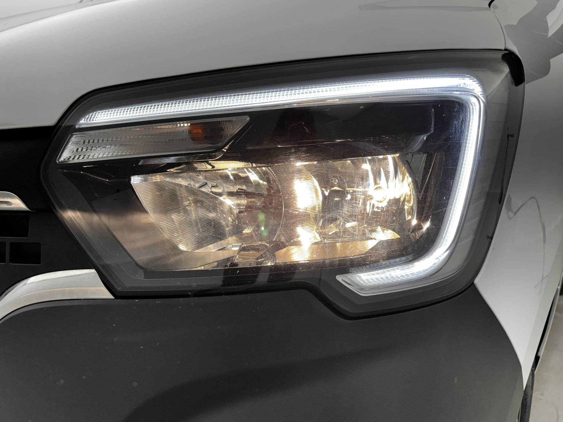 Vente en ligne Renault Master Fourgon MASTER FGN TRAC F3500 L2H2 BLUE DCI 135 au prix de 23 990 €