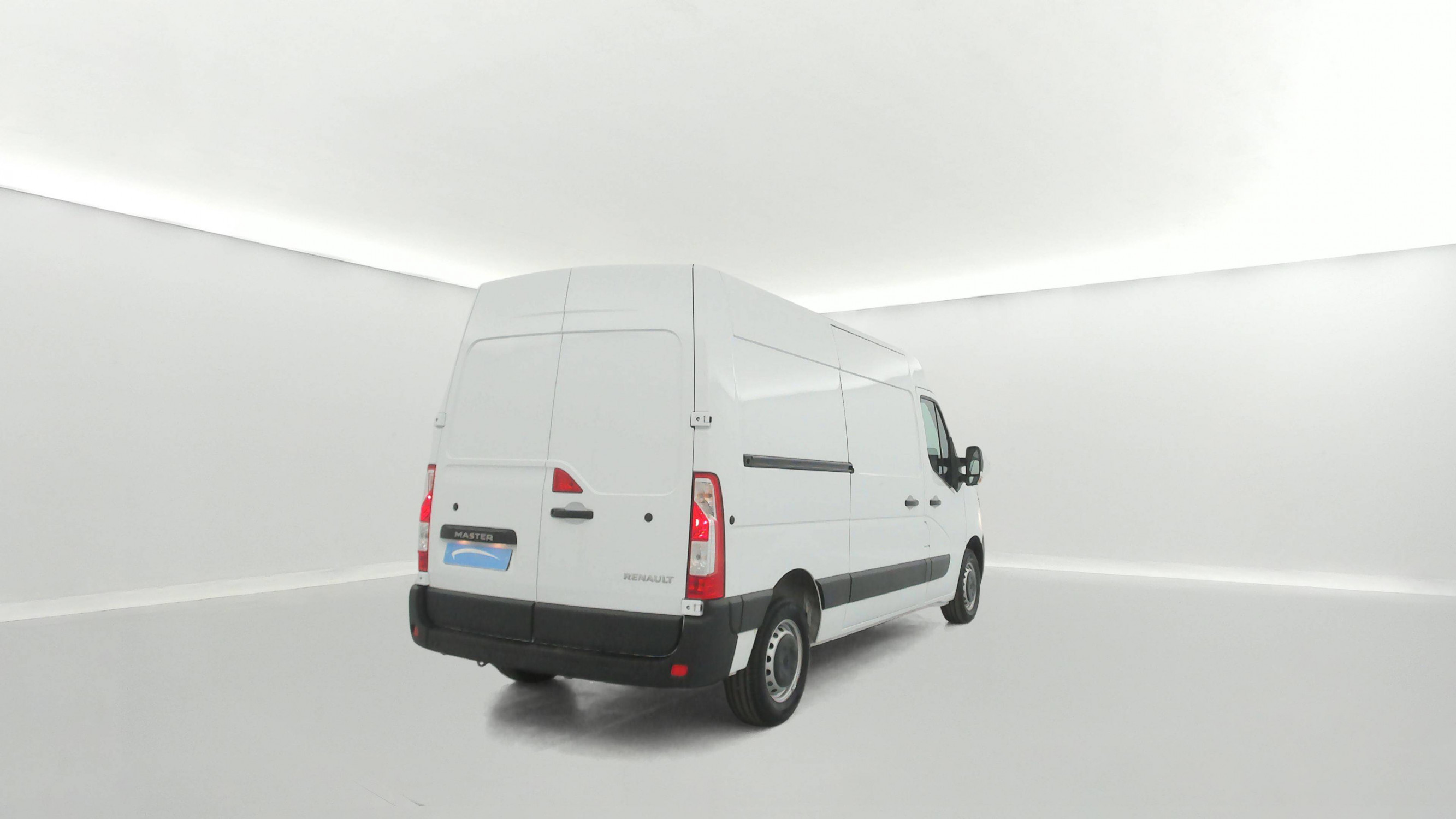 Vente en ligne Renault Master Fourgon MASTER FGN TRAC F3500 L2H2 BLUE DCI 135 au prix de 23 990 €