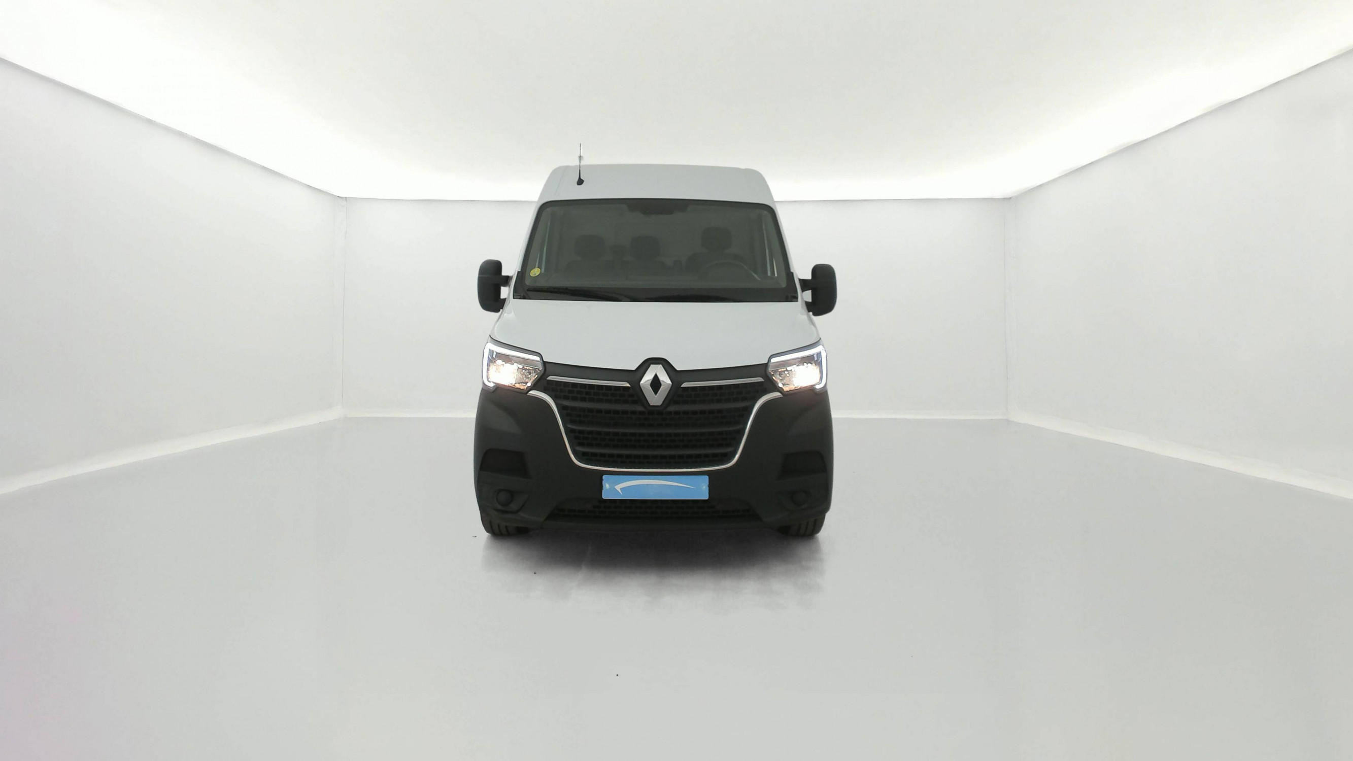 Vente en ligne Renault Master Fourgon MASTER FGN TRAC F3500 L2H2 BLUE DCI 135 au prix de 23 990 €