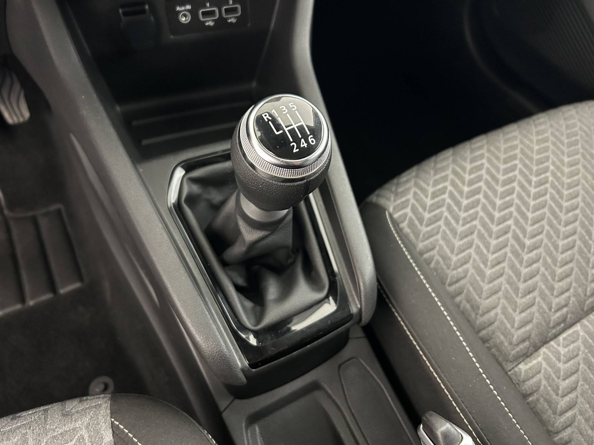 Vente en ligne Renault Clio 5 Clio TCe 90 au prix de 14 290 €