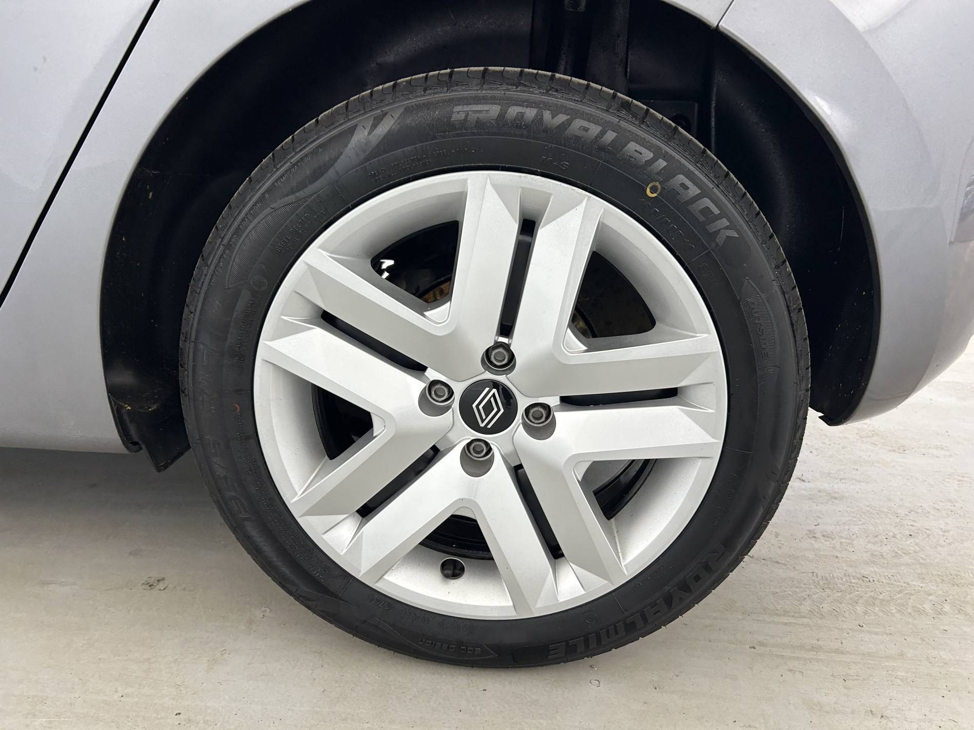 Vente en ligne Renault Clio 5 Clio TCe 90 au prix de 14 390 €