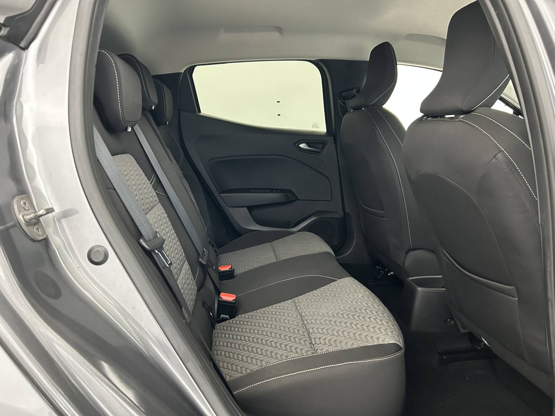 Vente en ligne Renault Clio 5 Clio TCe 90 au prix de 14 490 €