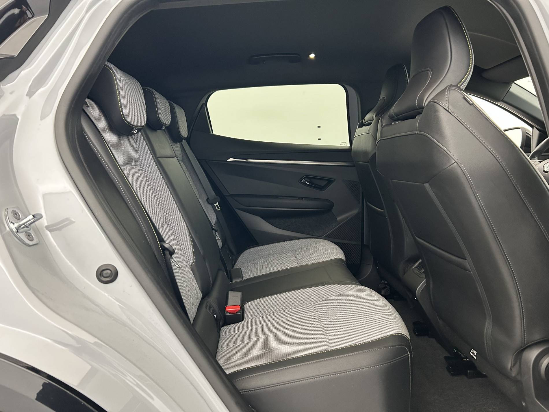 Vente en ligne Renault Megane E-Tech  EV60 220 ch super charge au prix de 22 390 €