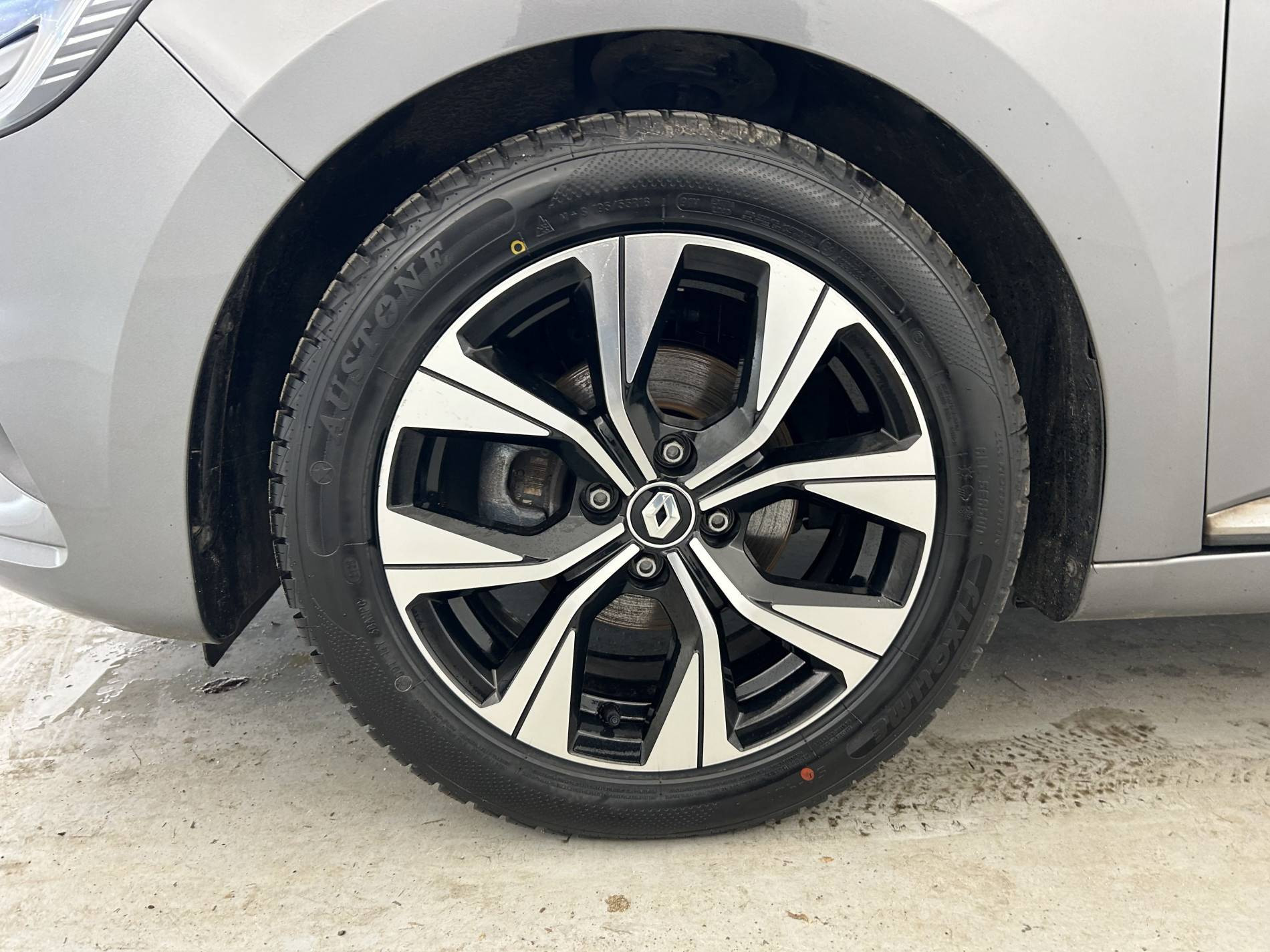 Vente en ligne Renault Clio 5 Clio TCe 90 au prix de 14 990 €