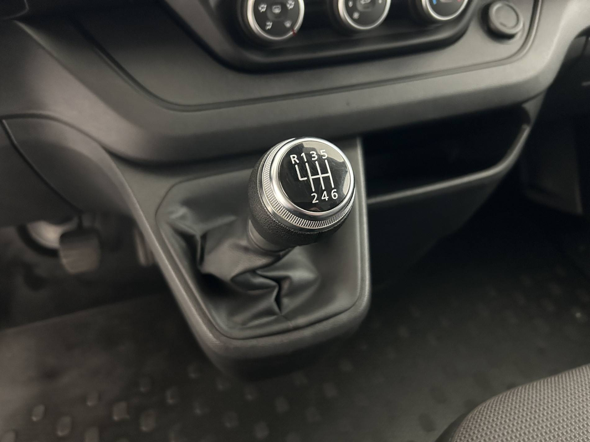 Vente en ligne Renault Trafic 3 Fourgon TRAFIC FGN L1H1 3000 KG BLUE DCI 130 au prix de 20 890 €