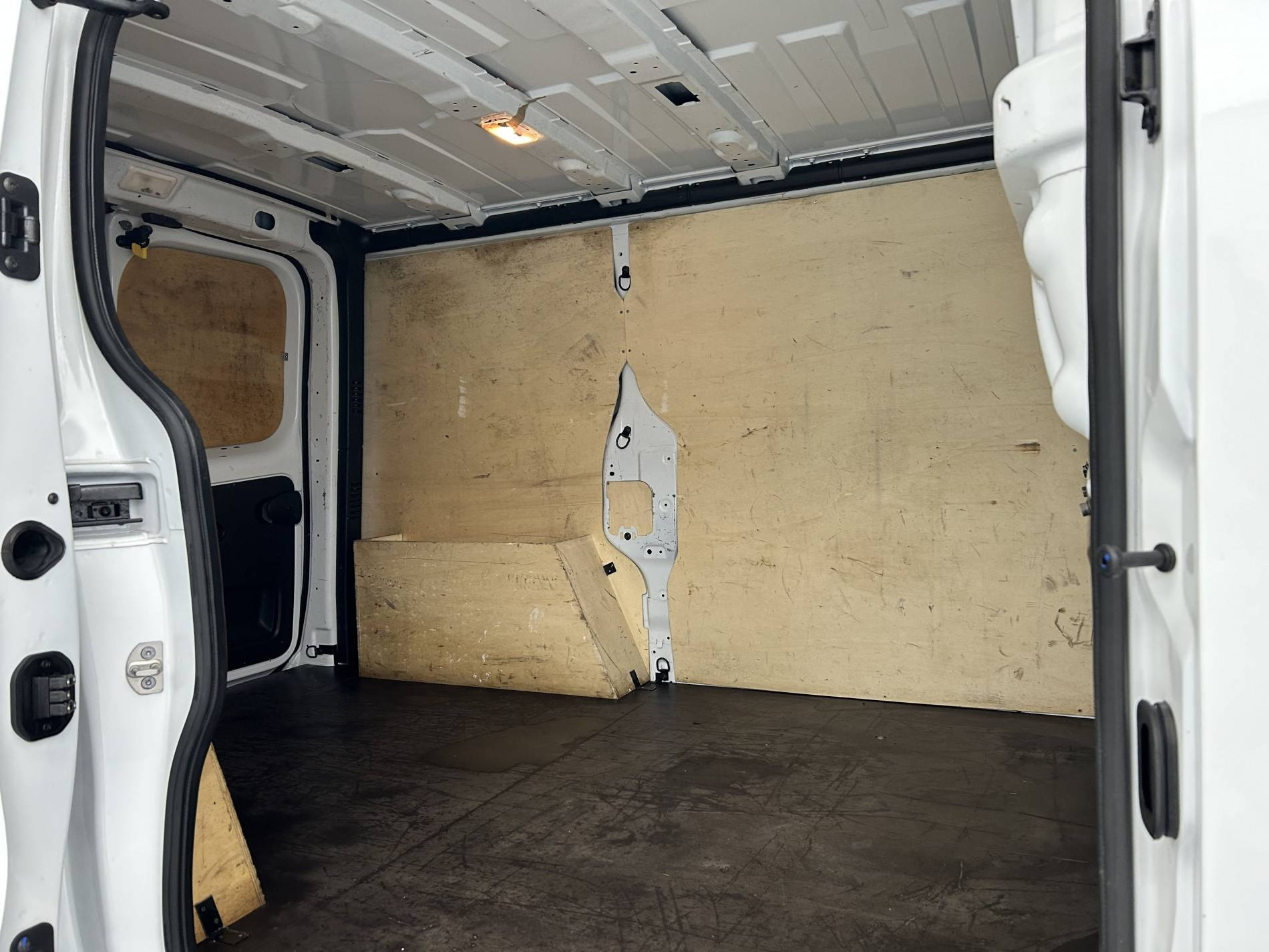 Vente en ligne Renault Trafic 3 Fourgon TRAFIC FGN L1H1 3000 KG BLUE DCI 130 au prix de 20 890 €