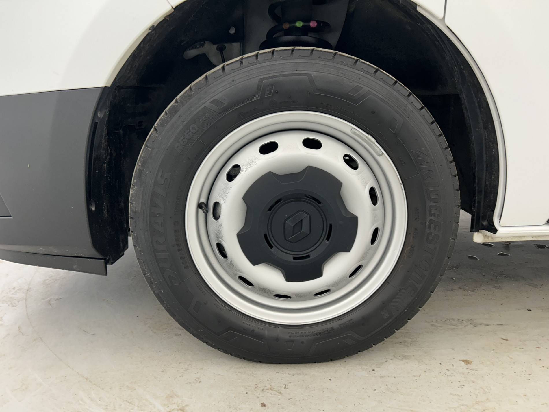 Vente en ligne Renault Trafic 3 Fourgon TRAFIC FGN L1H1 3000 KG BLUE DCI 130 au prix de 20 890 €